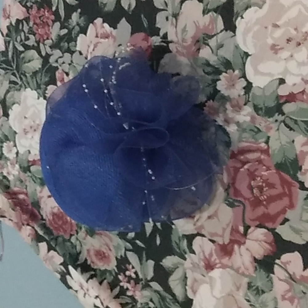 Blue church hat.